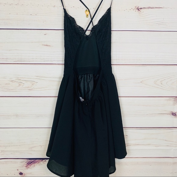 Tobi MILA BLACK LACE PLEATED SKATER DRESS … - Picture 5 of 11